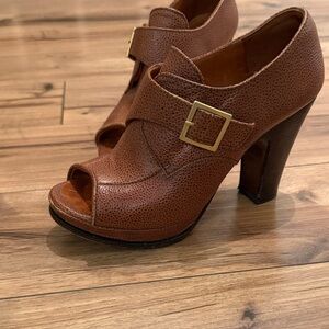 Chie Mihara Brown Textured Heels